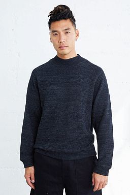 Howlite Mock-Neck Sweatshirt Black